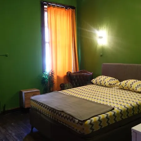 Hostel Titan House