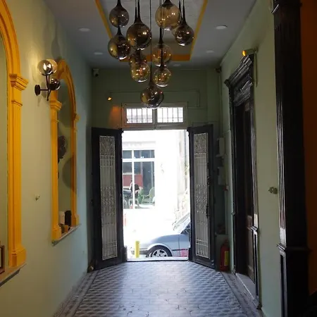 Titan House İzmir
