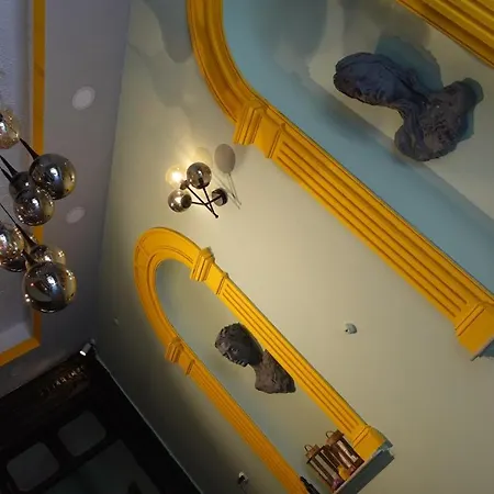 Hostel Titan House